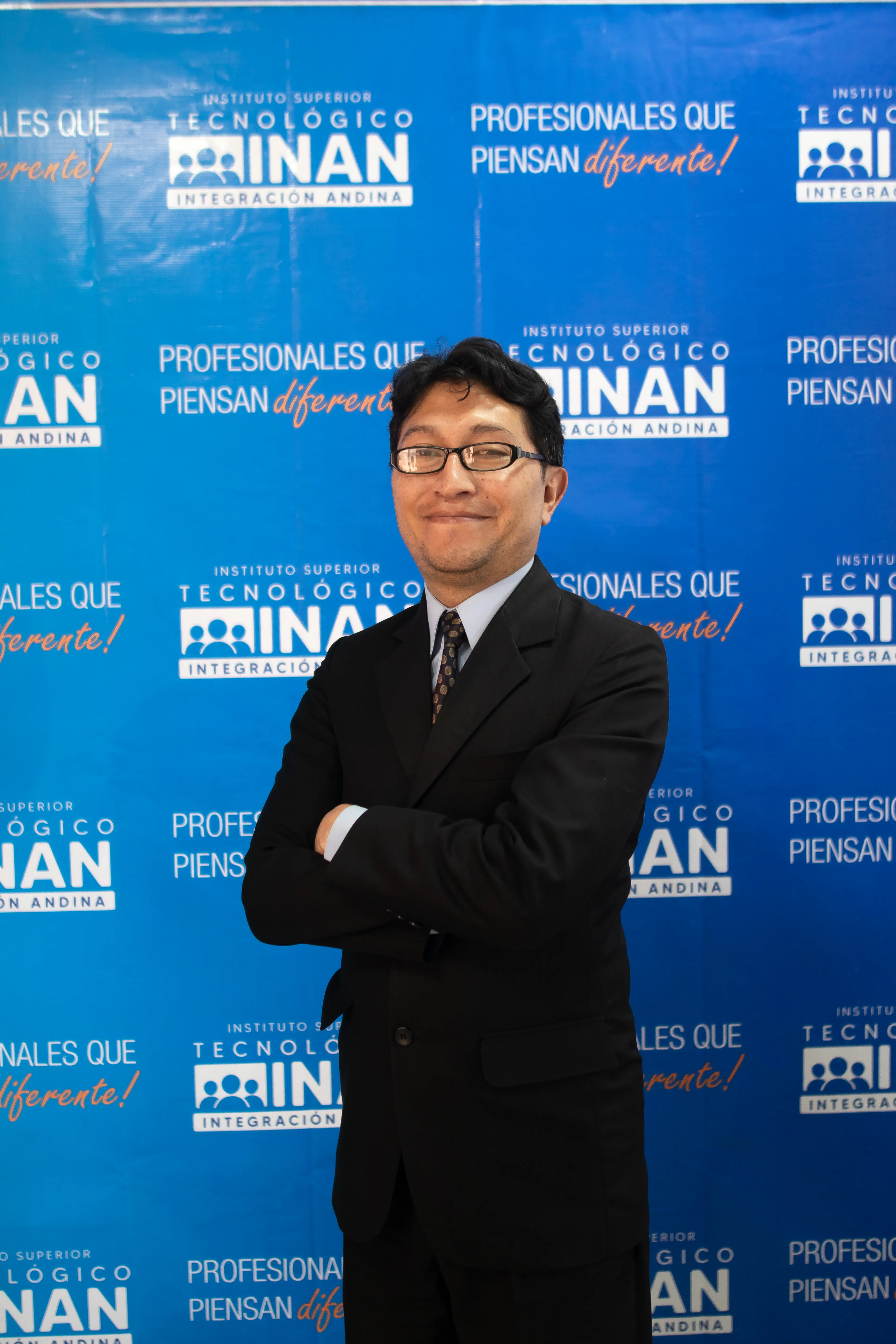 Coordinador Mauro Mejía