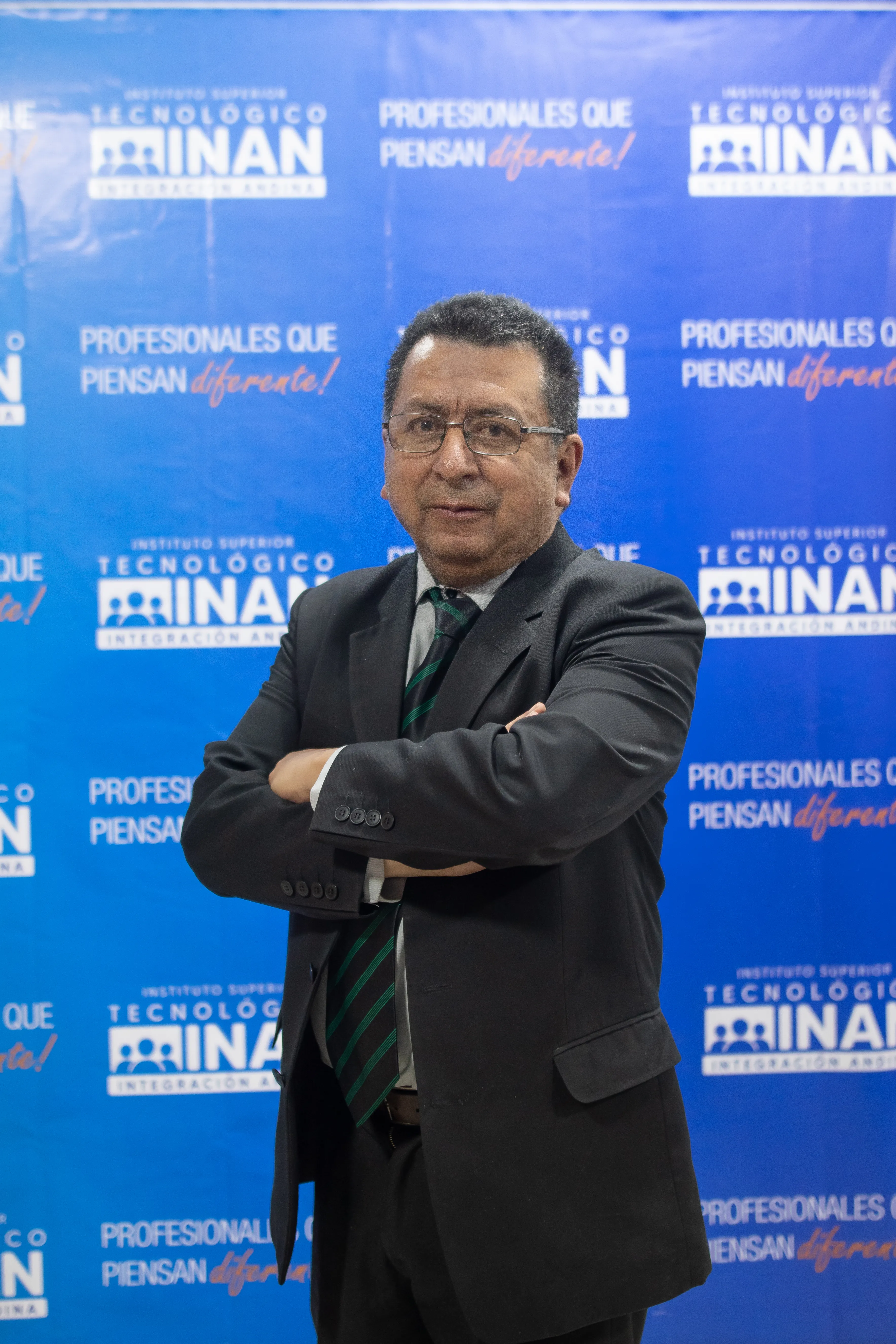 Coordinador Mauro Mejía